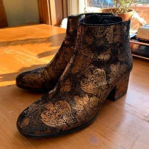 vagabond copper daisy print boot 38